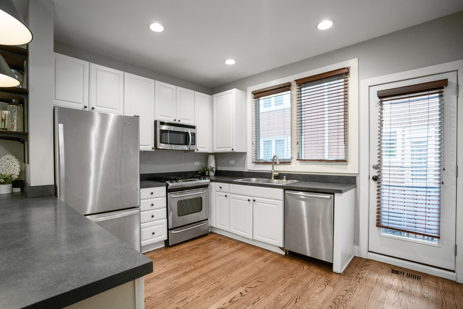2803 N Wolcott Avenue Unit: D