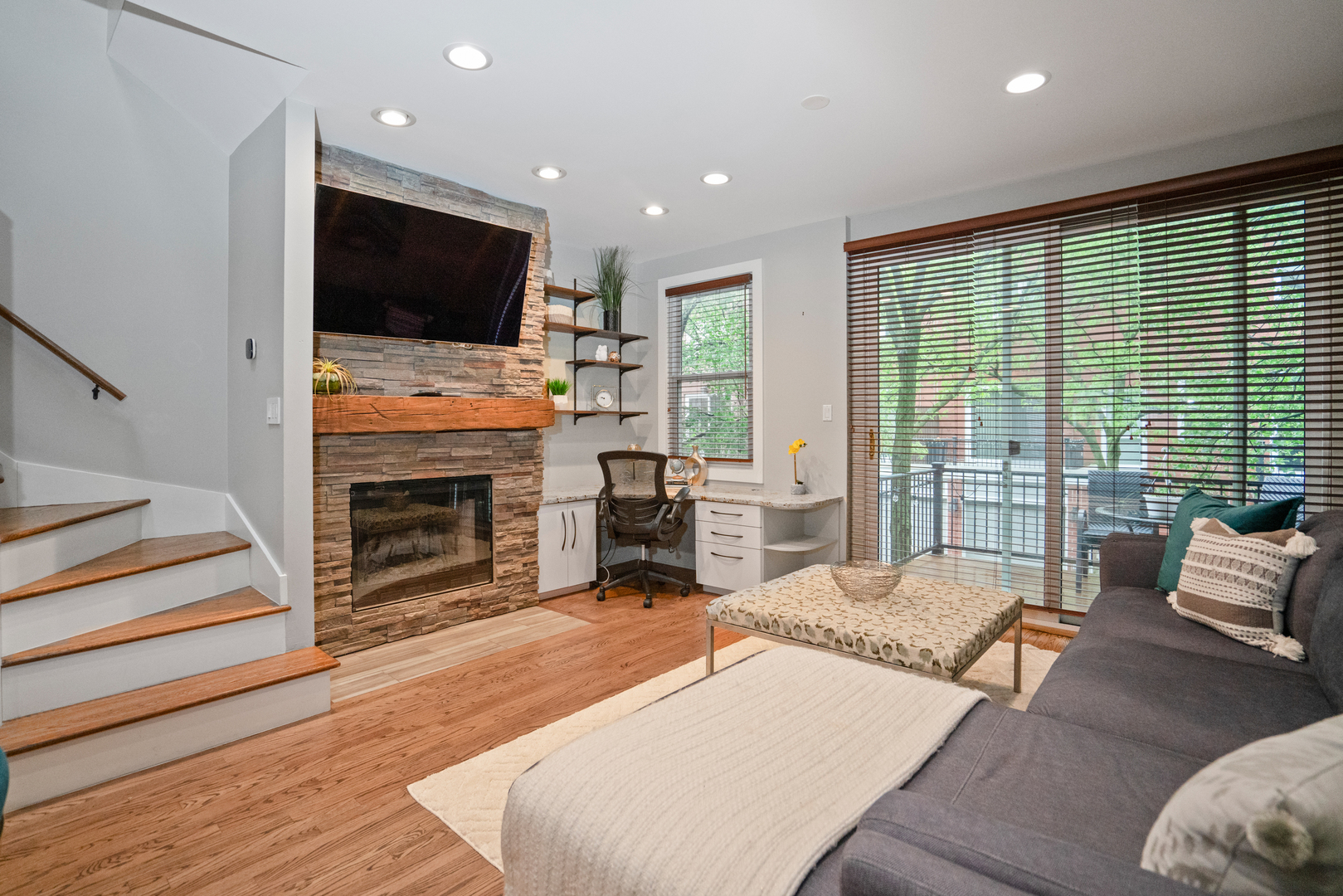 2803 N Wolcott Avenue Unit: D