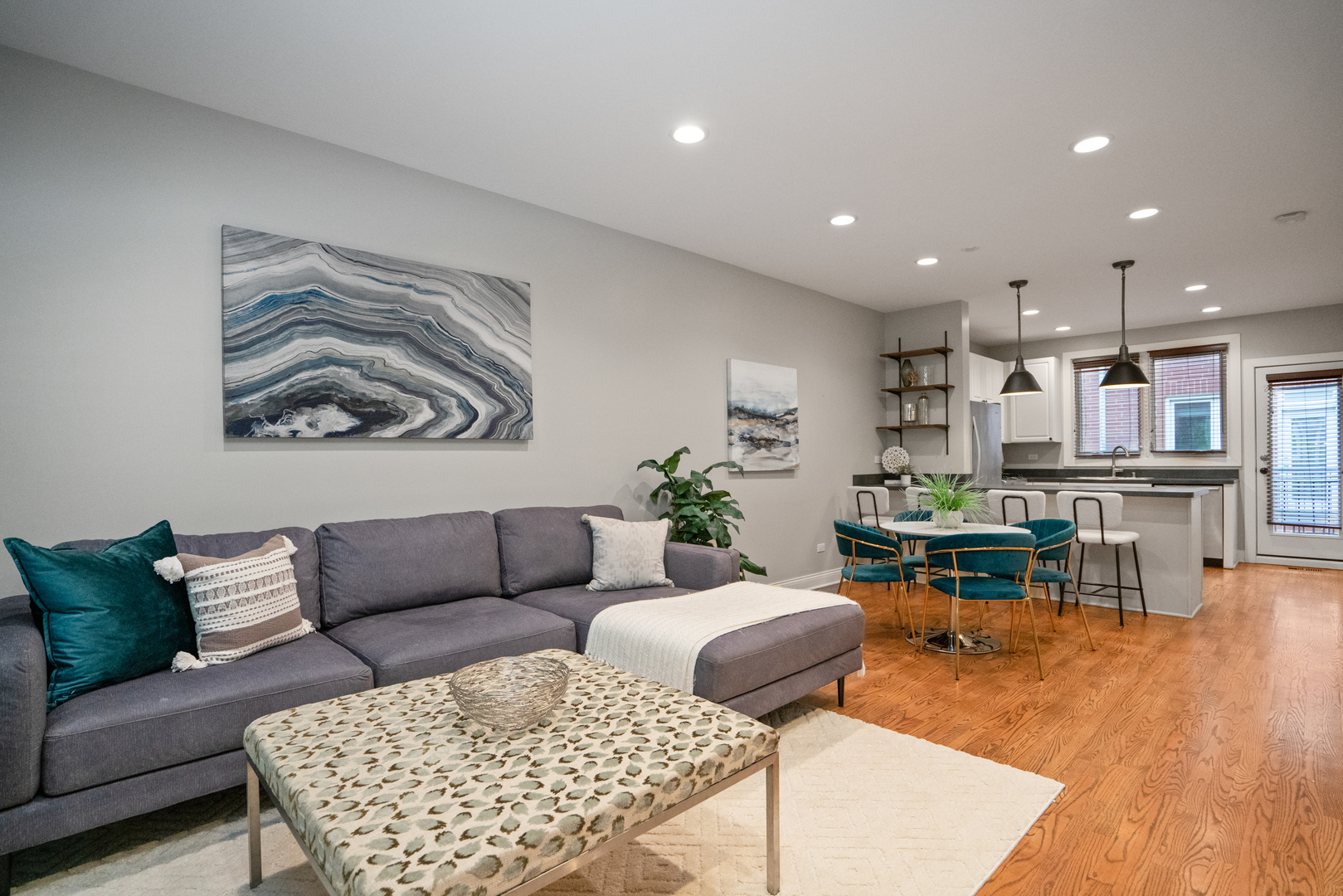 2803 N Wolcott Avenue Unit: D
