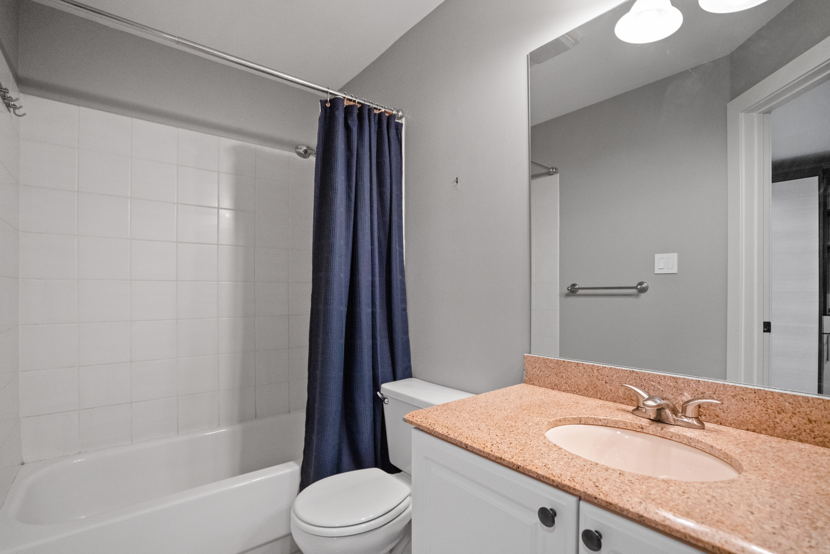 2803 N Wolcott Avenue Unit: D