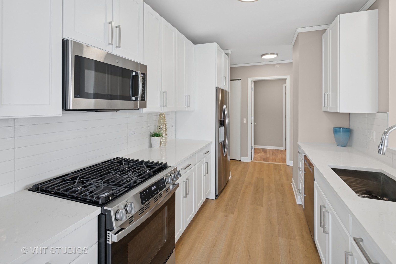 201 N WESTSHORE Drive Unit: 1901