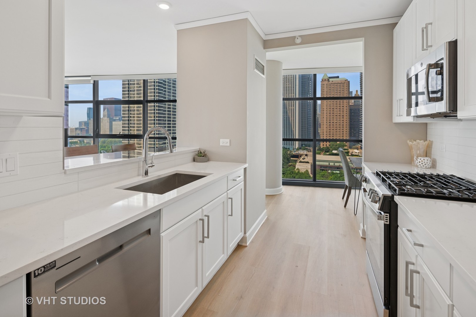 201 N WESTSHORE Drive Unit: 1901