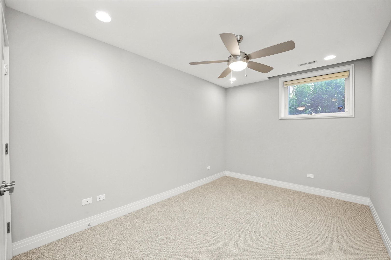 2755 N Lakewood Avenue Unit: 1N