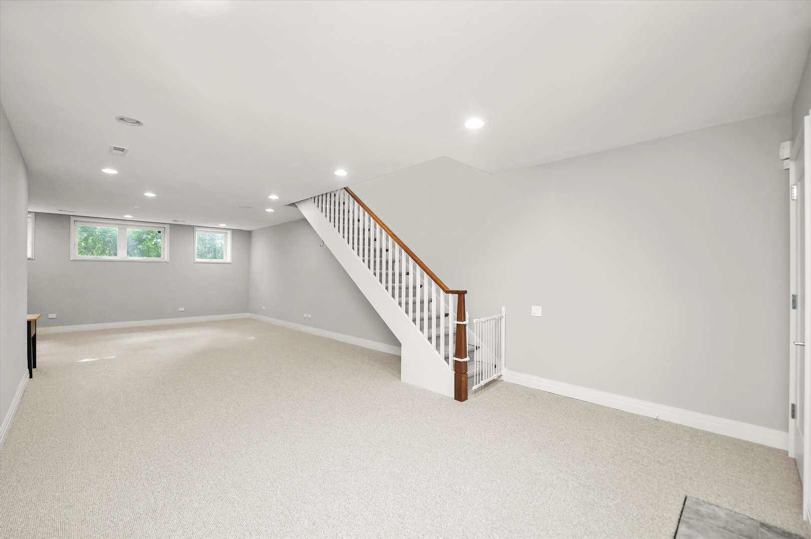 2755 N Lakewood Avenue Unit: 1N