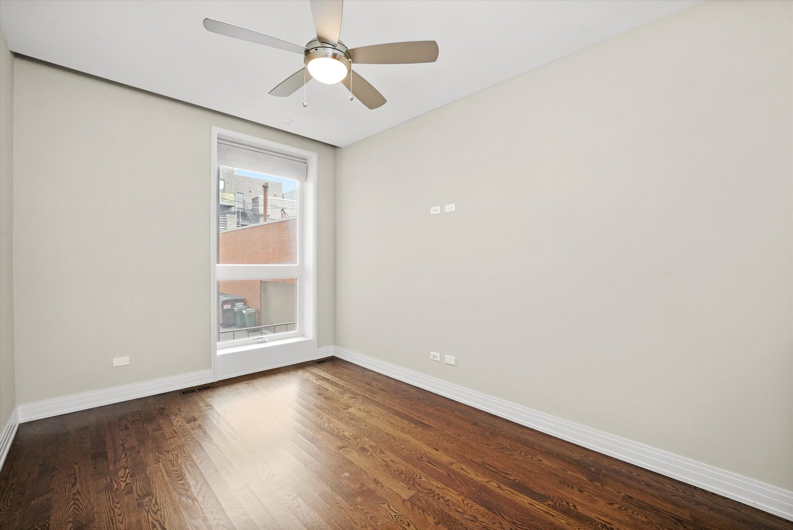2755 N Lakewood Avenue Unit: 1N