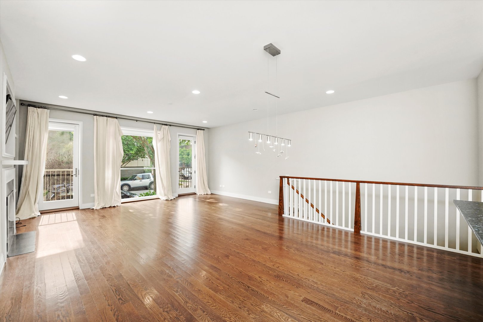2755 N Lakewood Avenue Unit: 1N