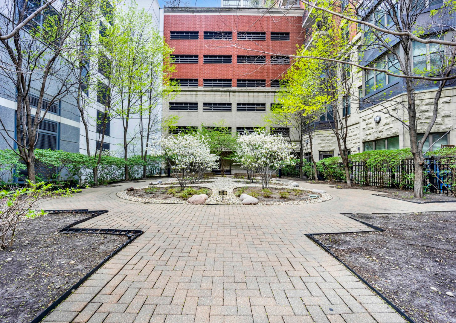 1250 S INDIANA Avenue Unit: 304