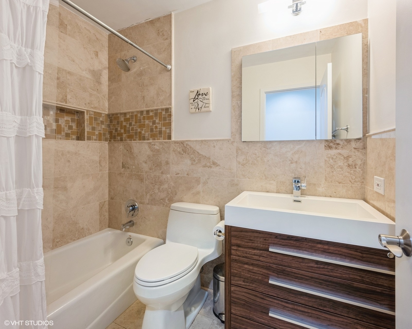 1616 N MOHAWK Street