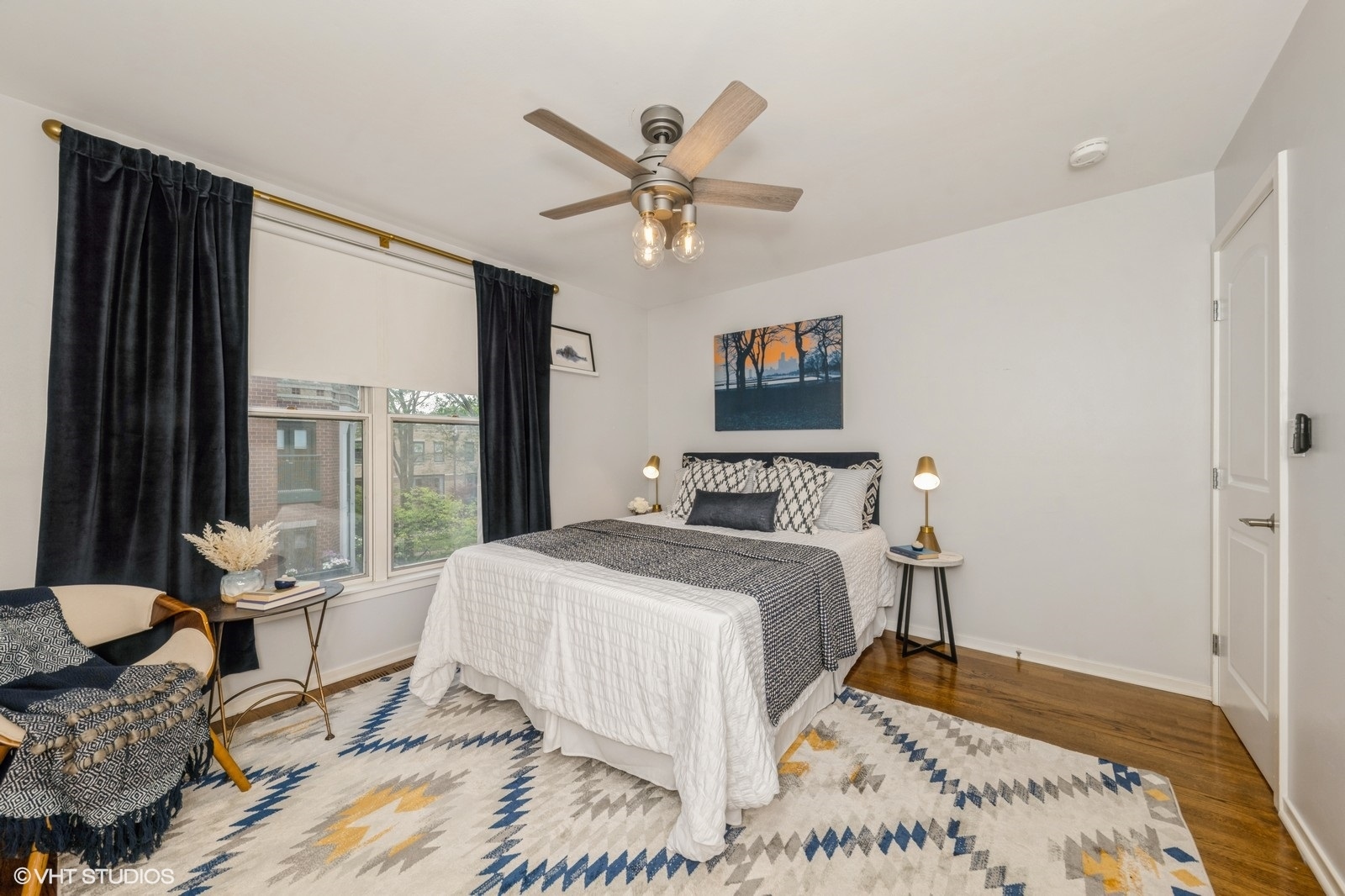 1616 N MOHAWK Street