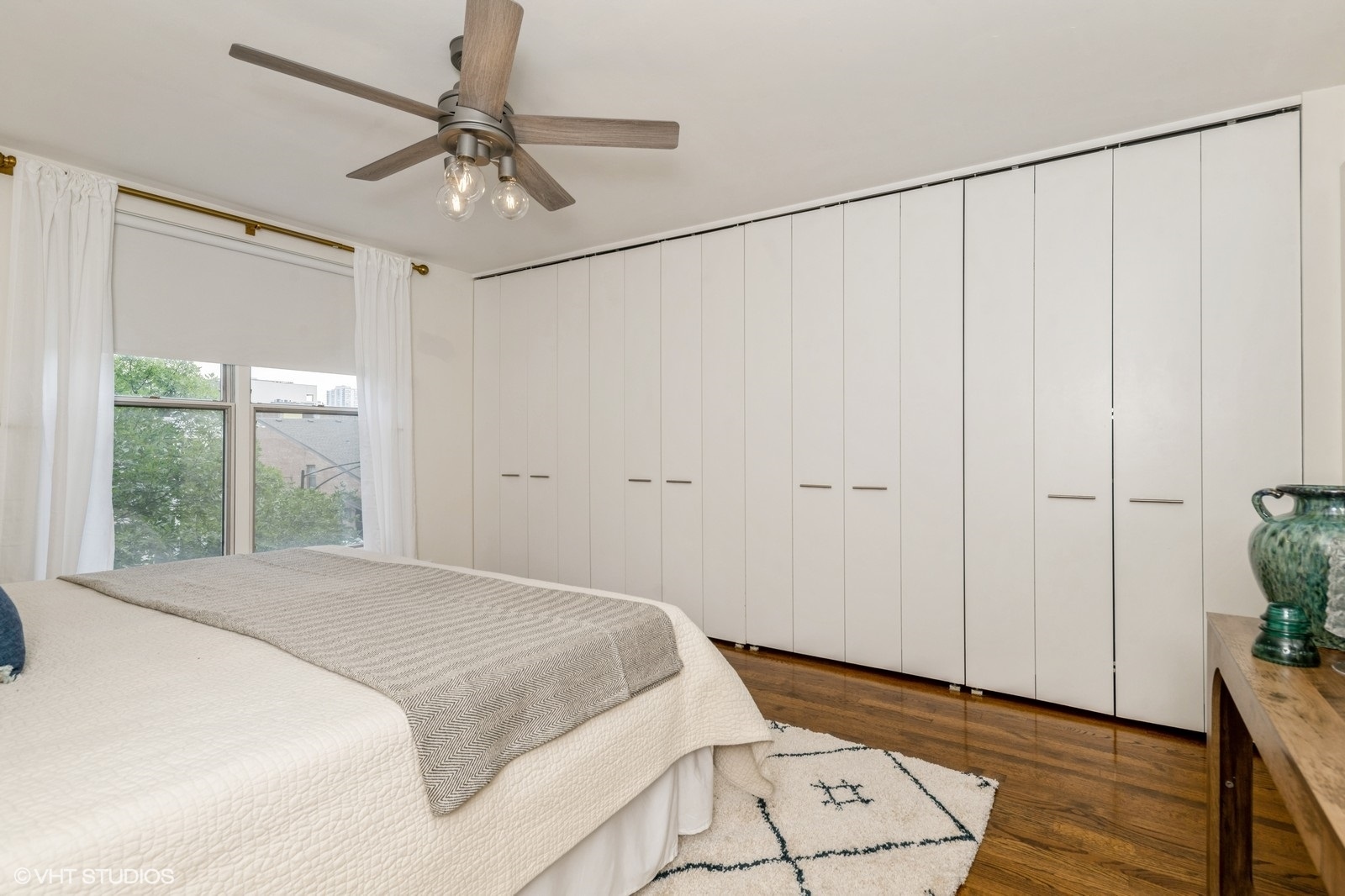 1616 N MOHAWK Street