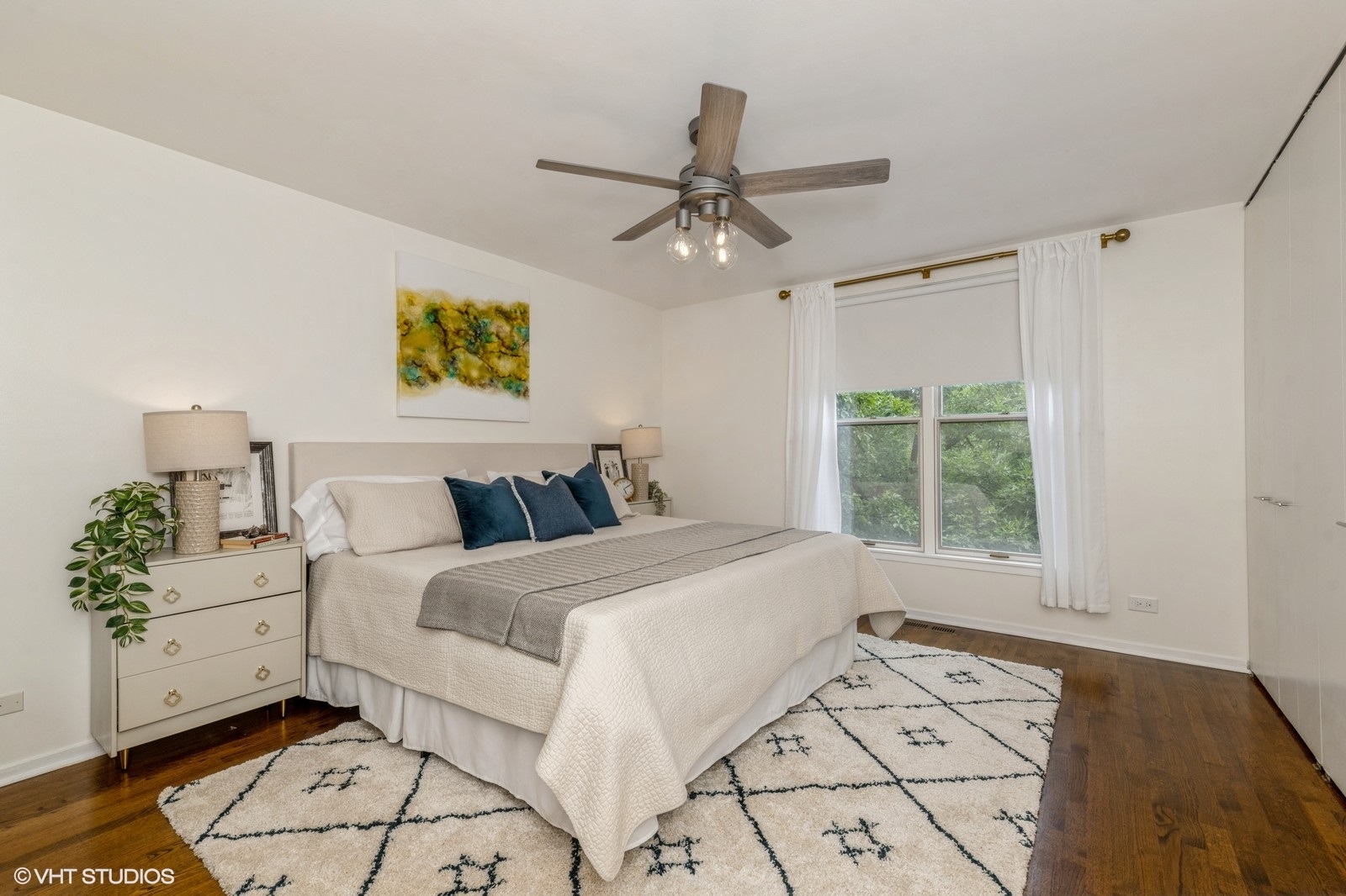 1616 N MOHAWK Street