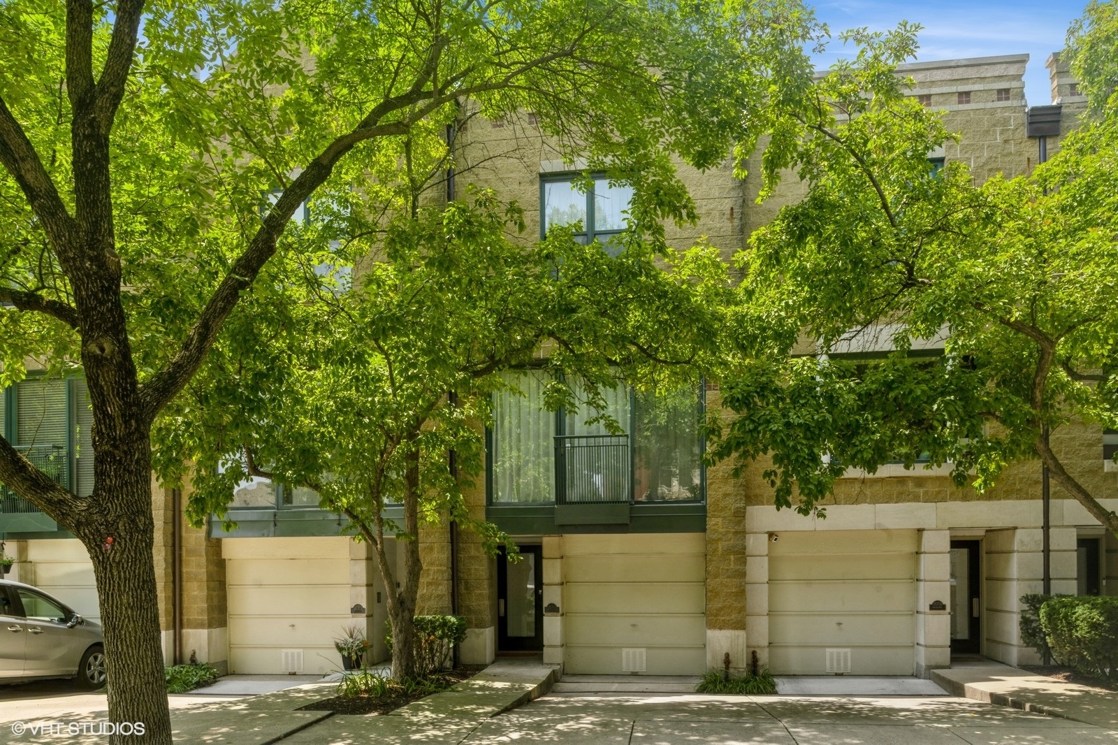 1616 N MOHAWK Street