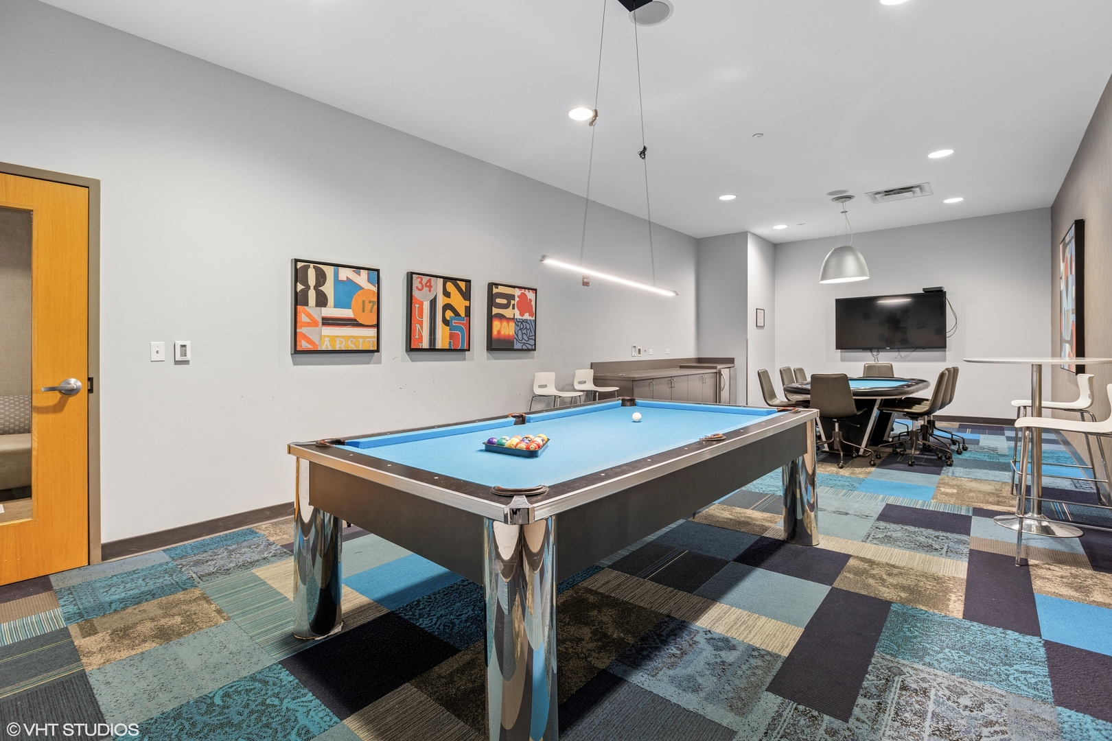 225 N Columbus Drive Unit: 5512