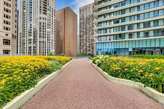 225 N Columbus Drive Unit: 5512