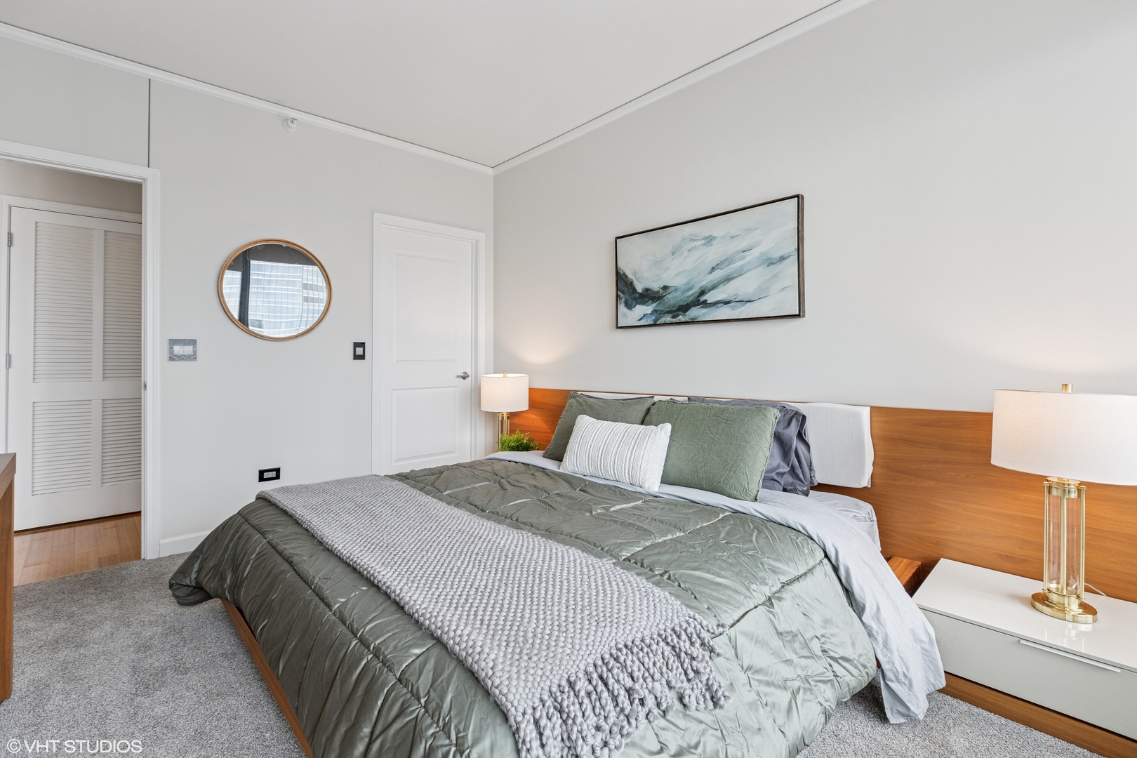 225 N Columbus Drive Unit: 5512