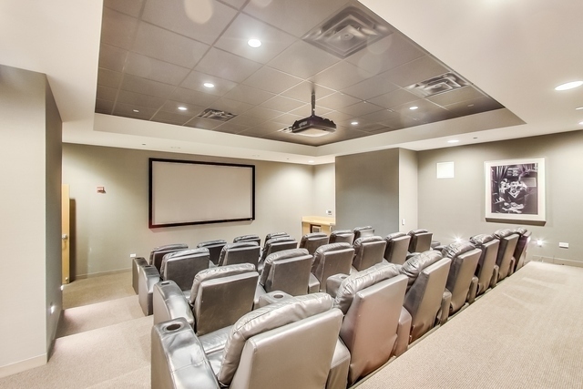 225 N Columbus Drive Unit: 5512