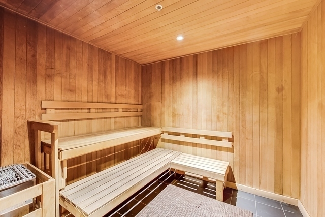 225 N Columbus Drive Unit: 5512