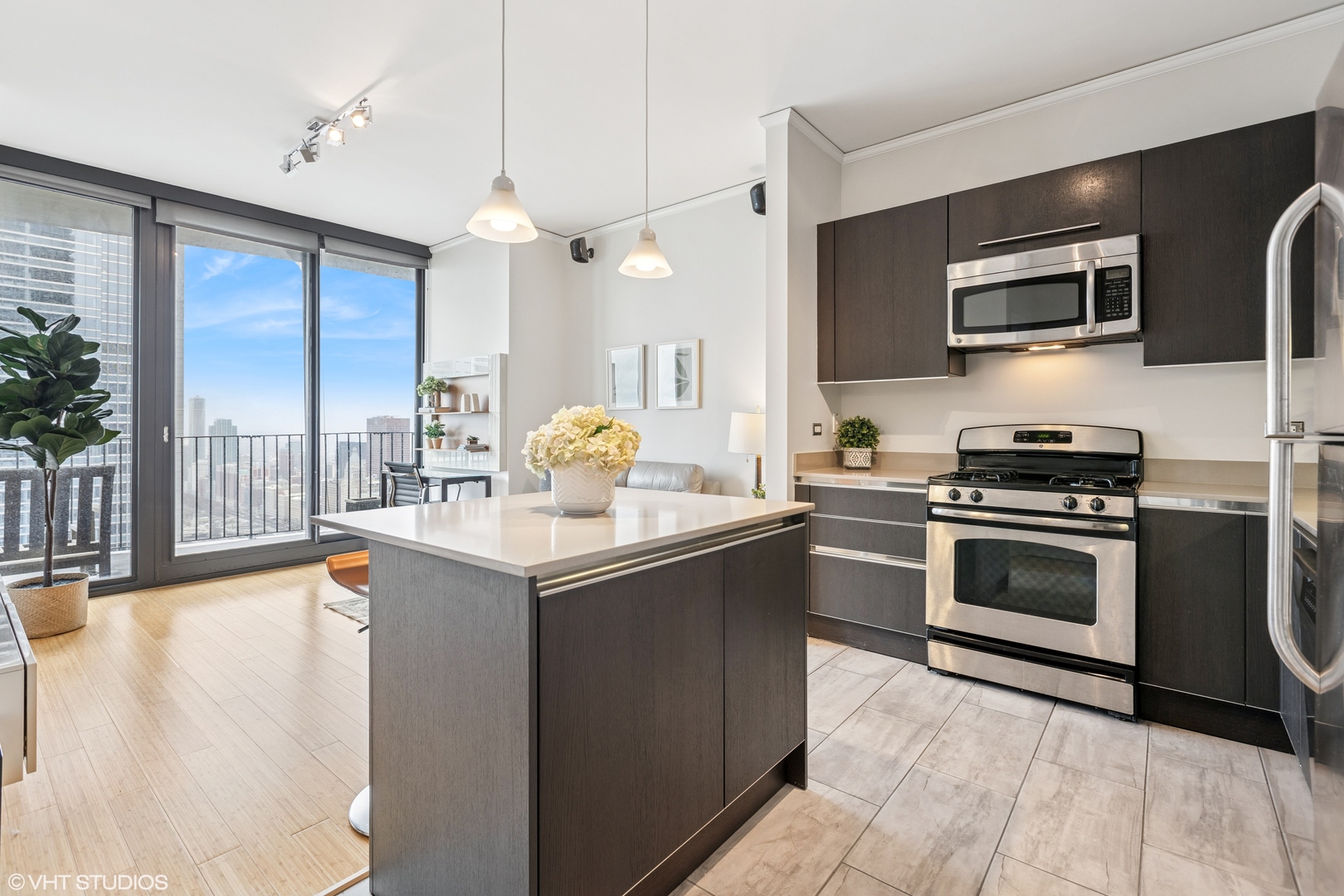 225 N Columbus Drive Unit: 5512