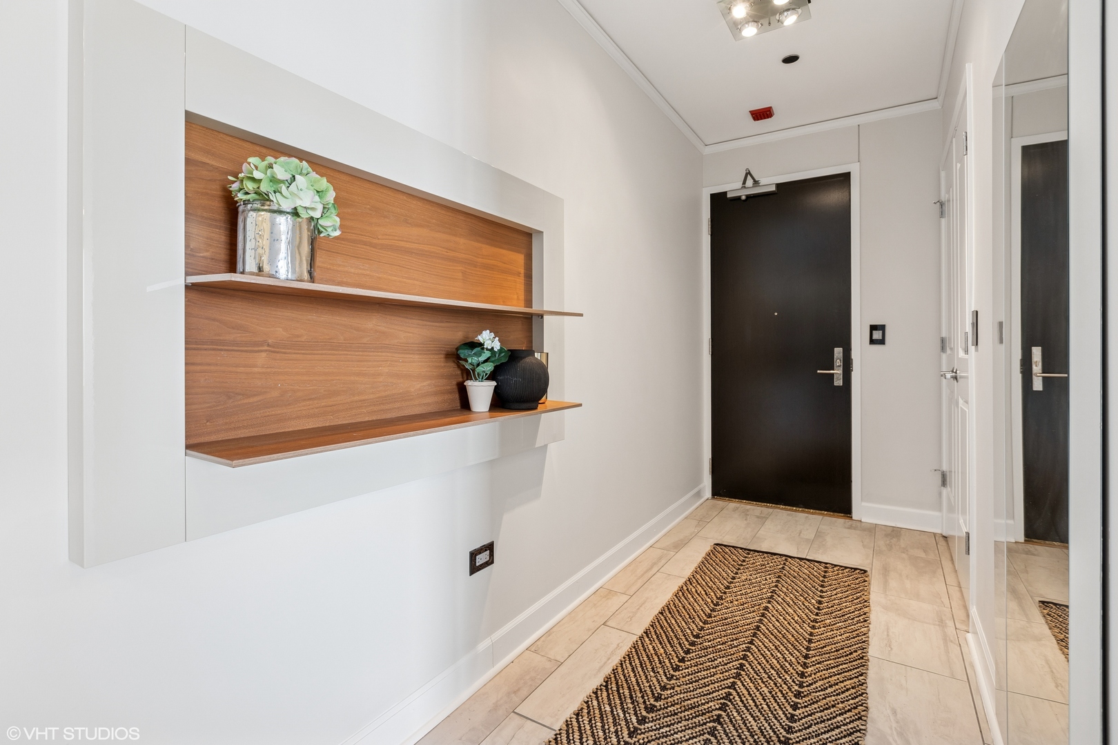 225 N Columbus Drive Unit: 5512