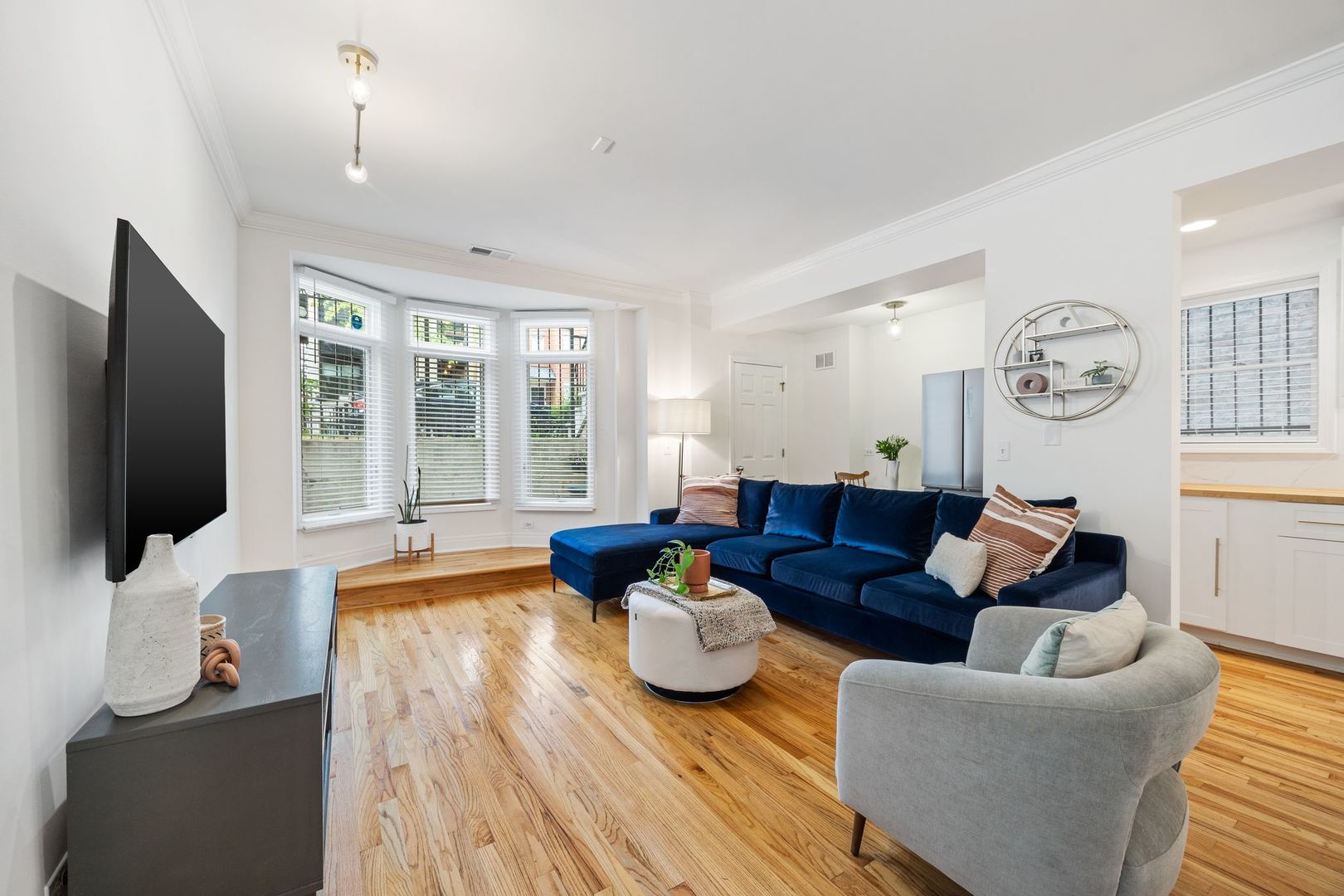 1443 N Mohawk Street Unit: 1