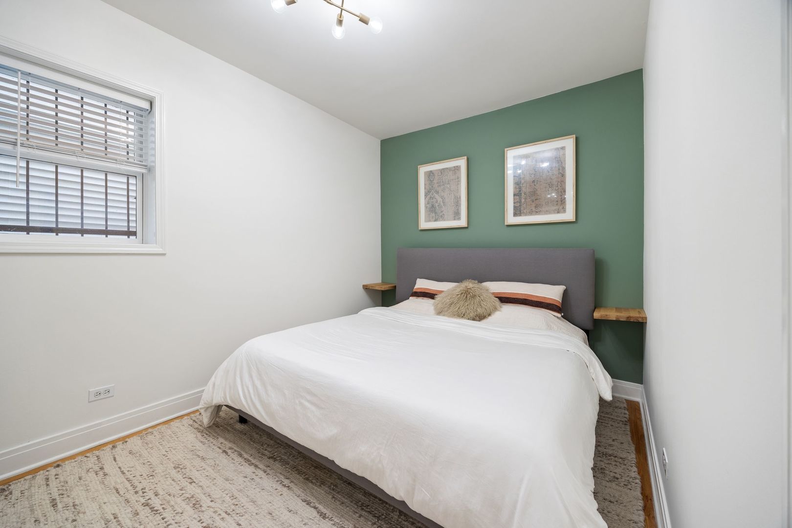 1443 N Mohawk Street Unit: 1