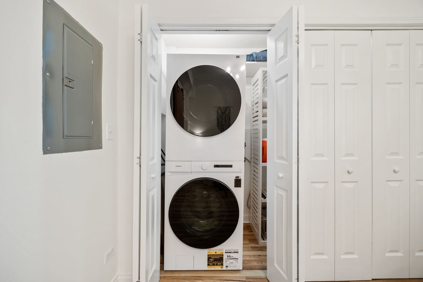 1443 N Mohawk Street Unit: 1