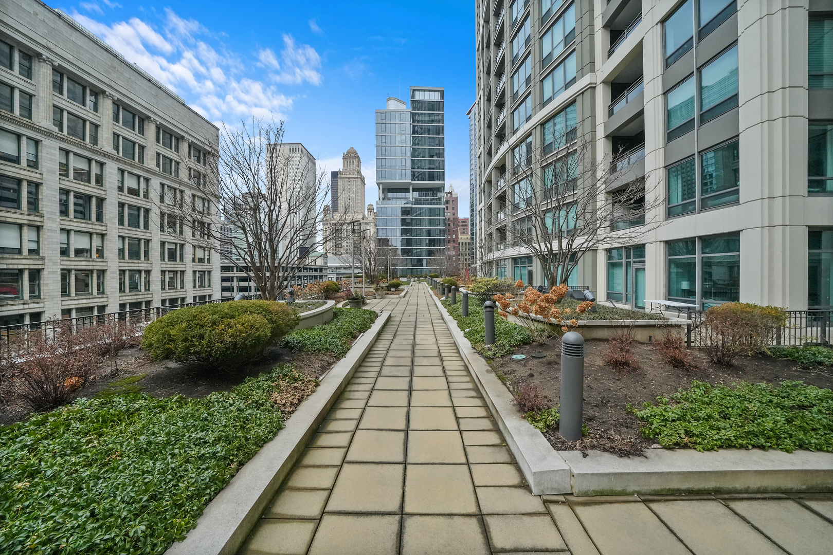 130 N Garland Court Unit: 2206