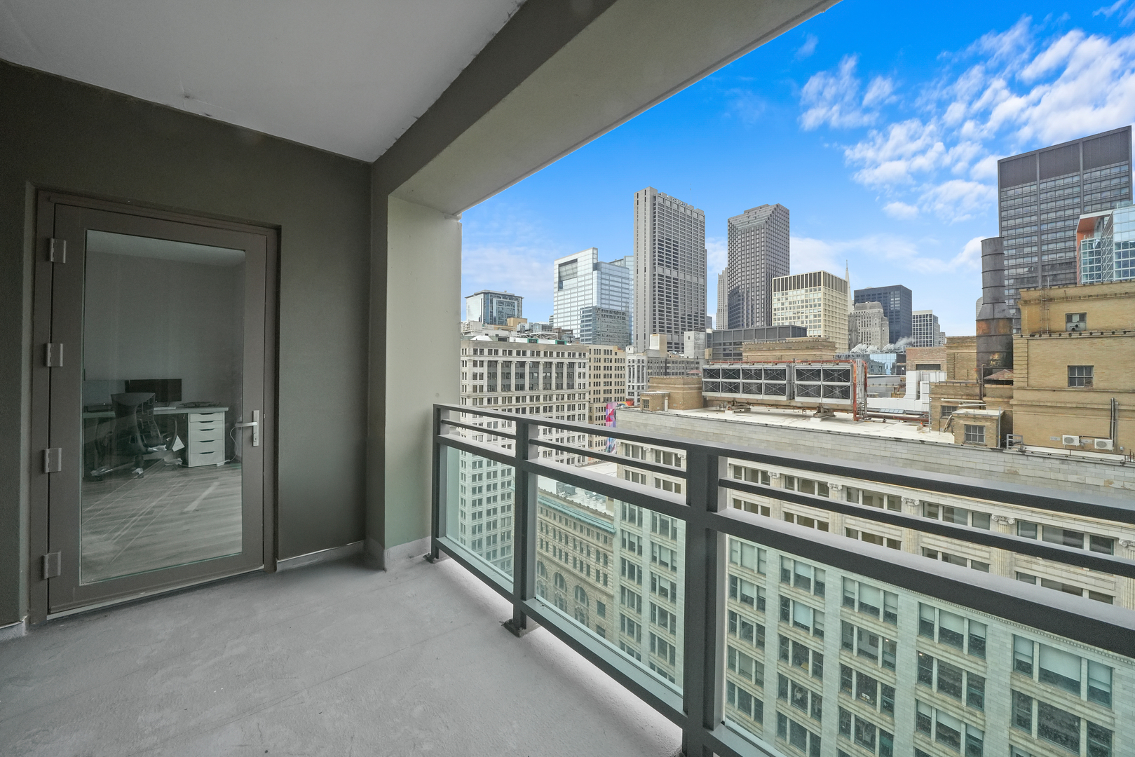 130 N Garland Court Unit: 2206