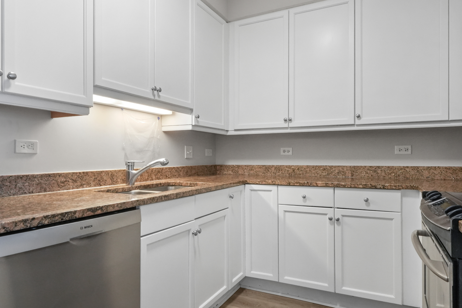 130 N Garland Court Unit: 2206