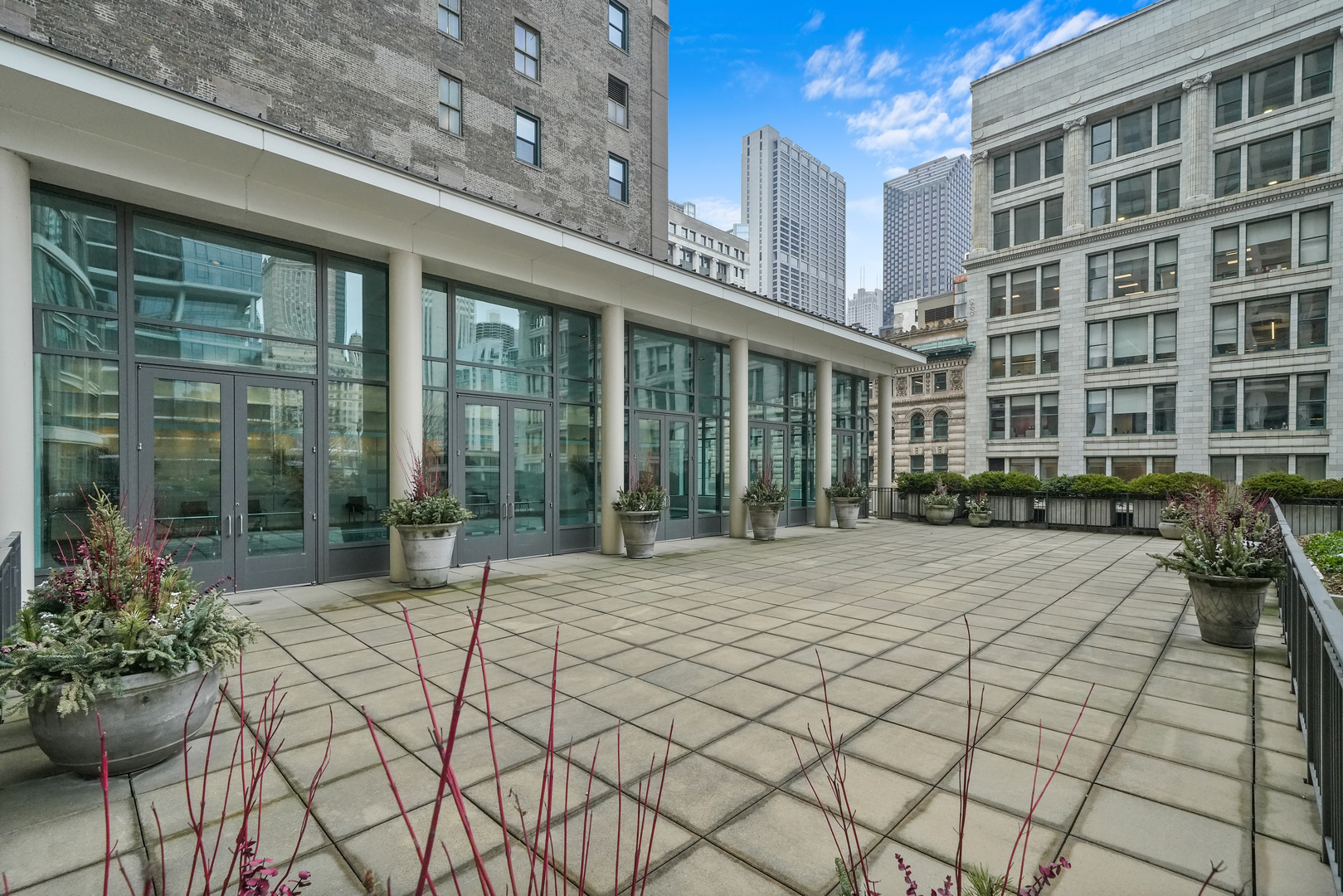 130 N Garland Court Unit: 2206