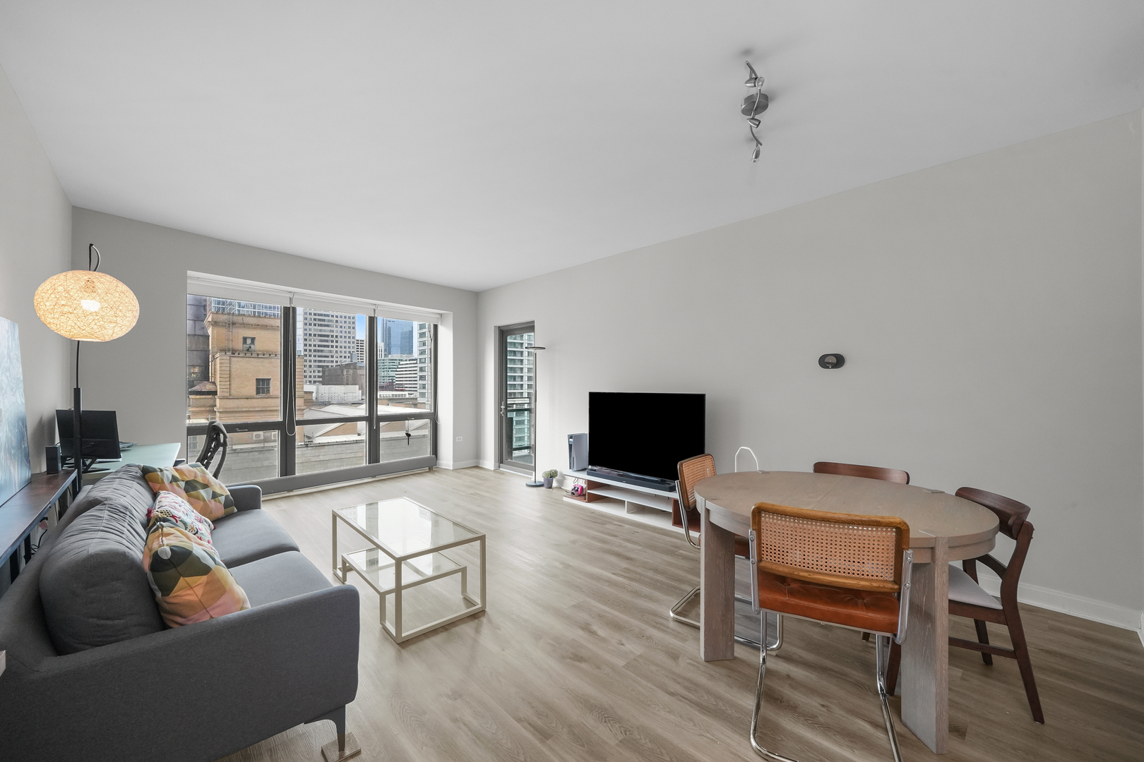 130 N Garland Court Unit: 2206