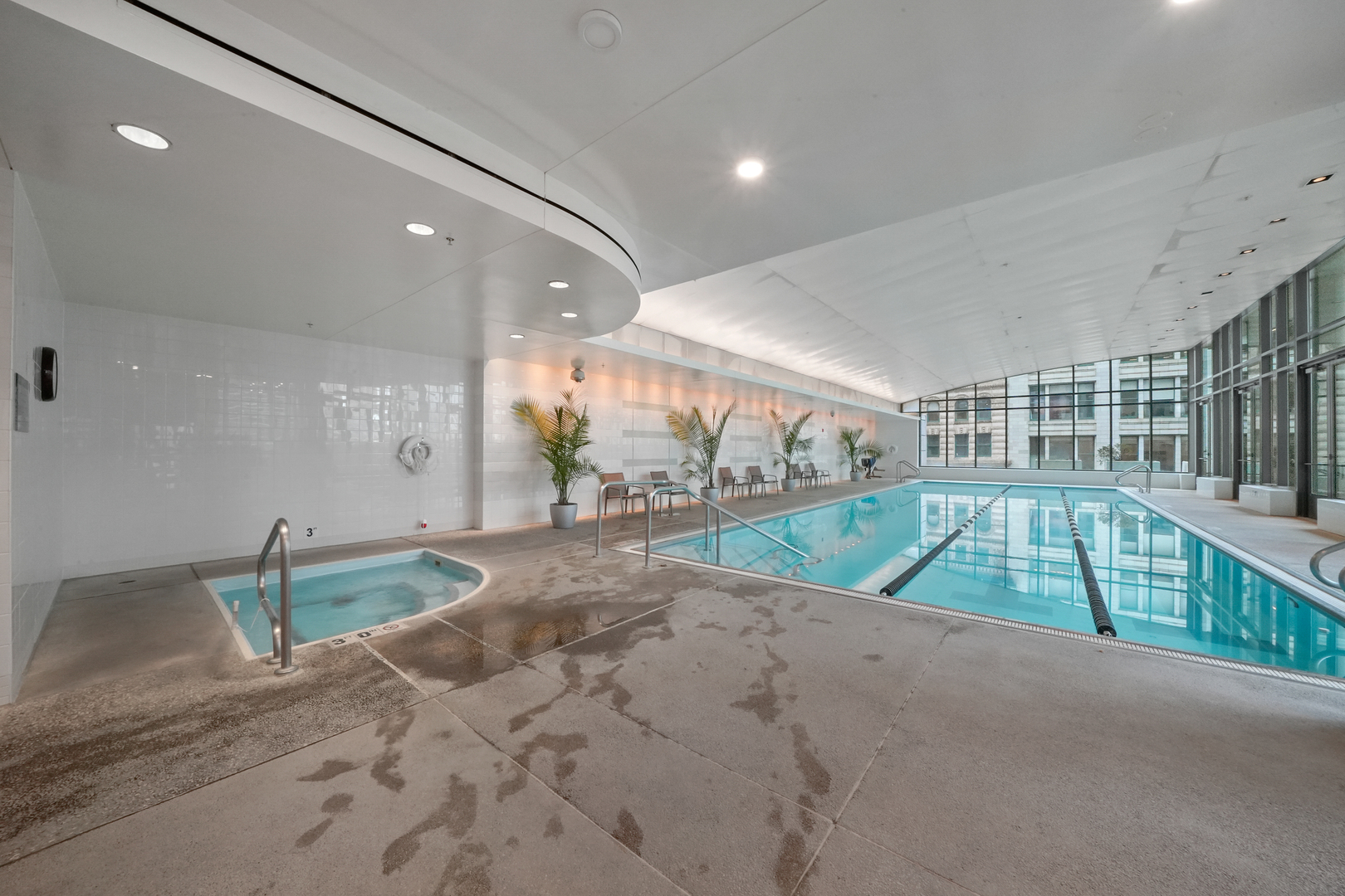130 N Garland Court Unit: 2206