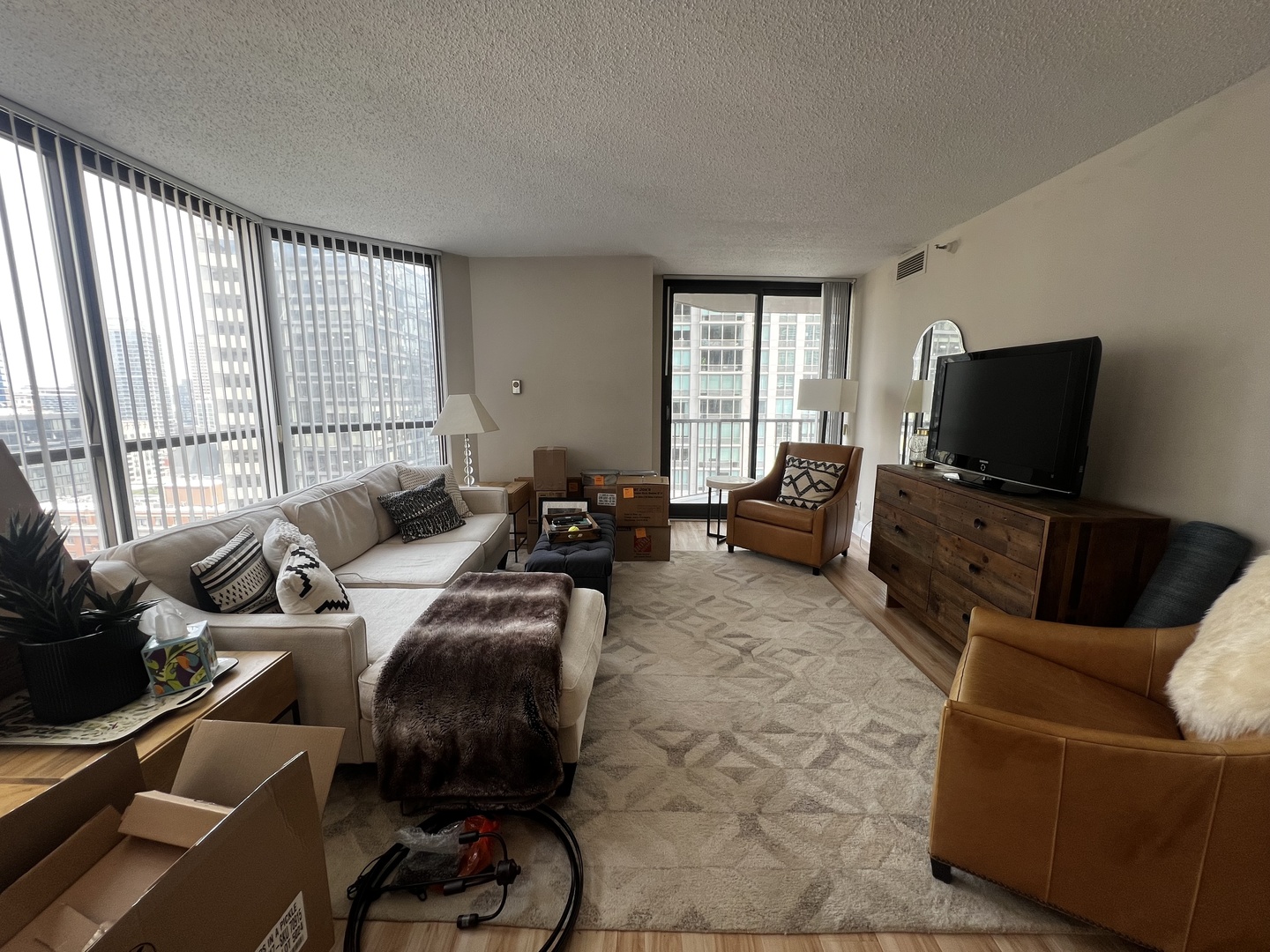 10 E ONTARIO Street Unit: 1808