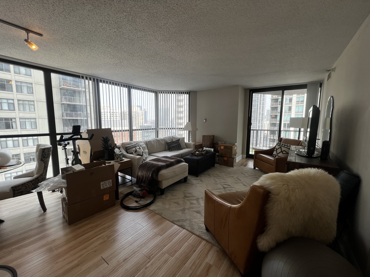 10 E ONTARIO Street Unit: 1808