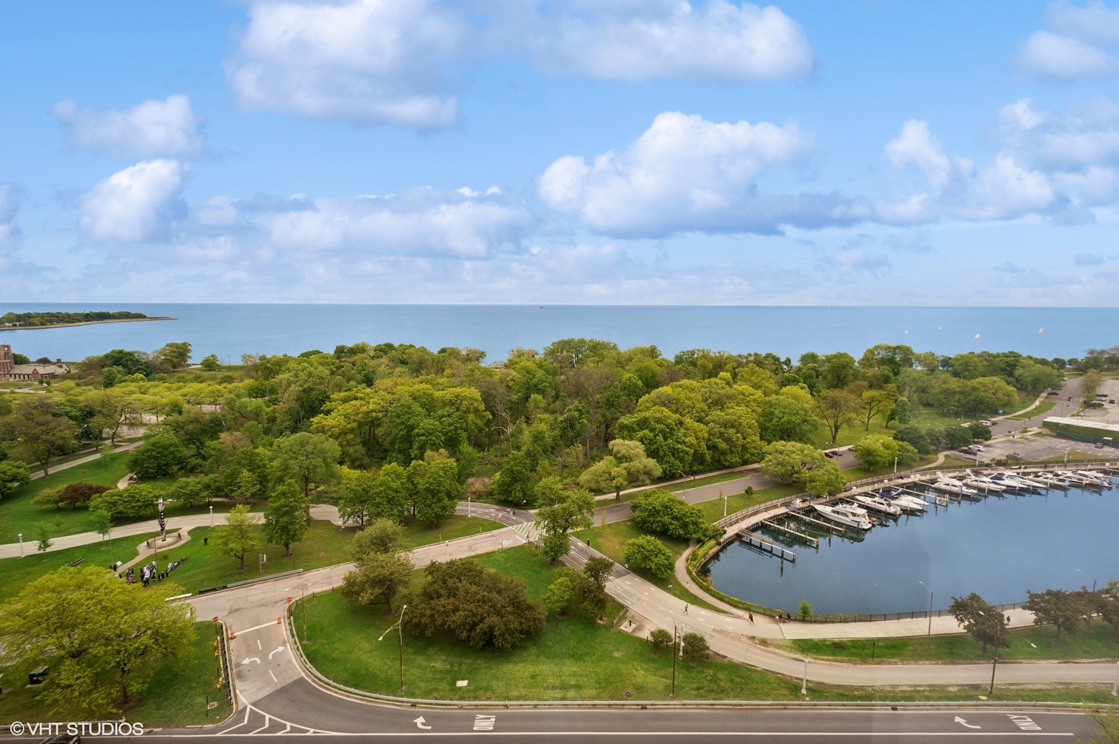 3550 N LAKE SHORE Drive Unit: 1901