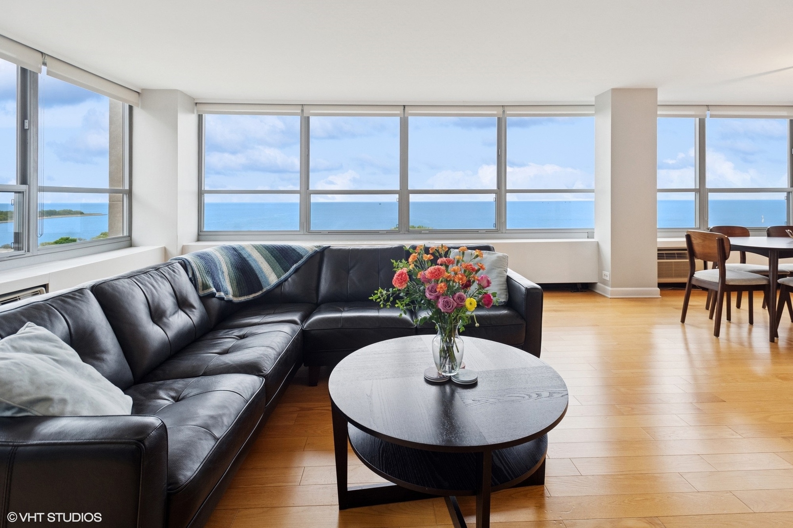 3550 N LAKE SHORE Drive Unit: 1901