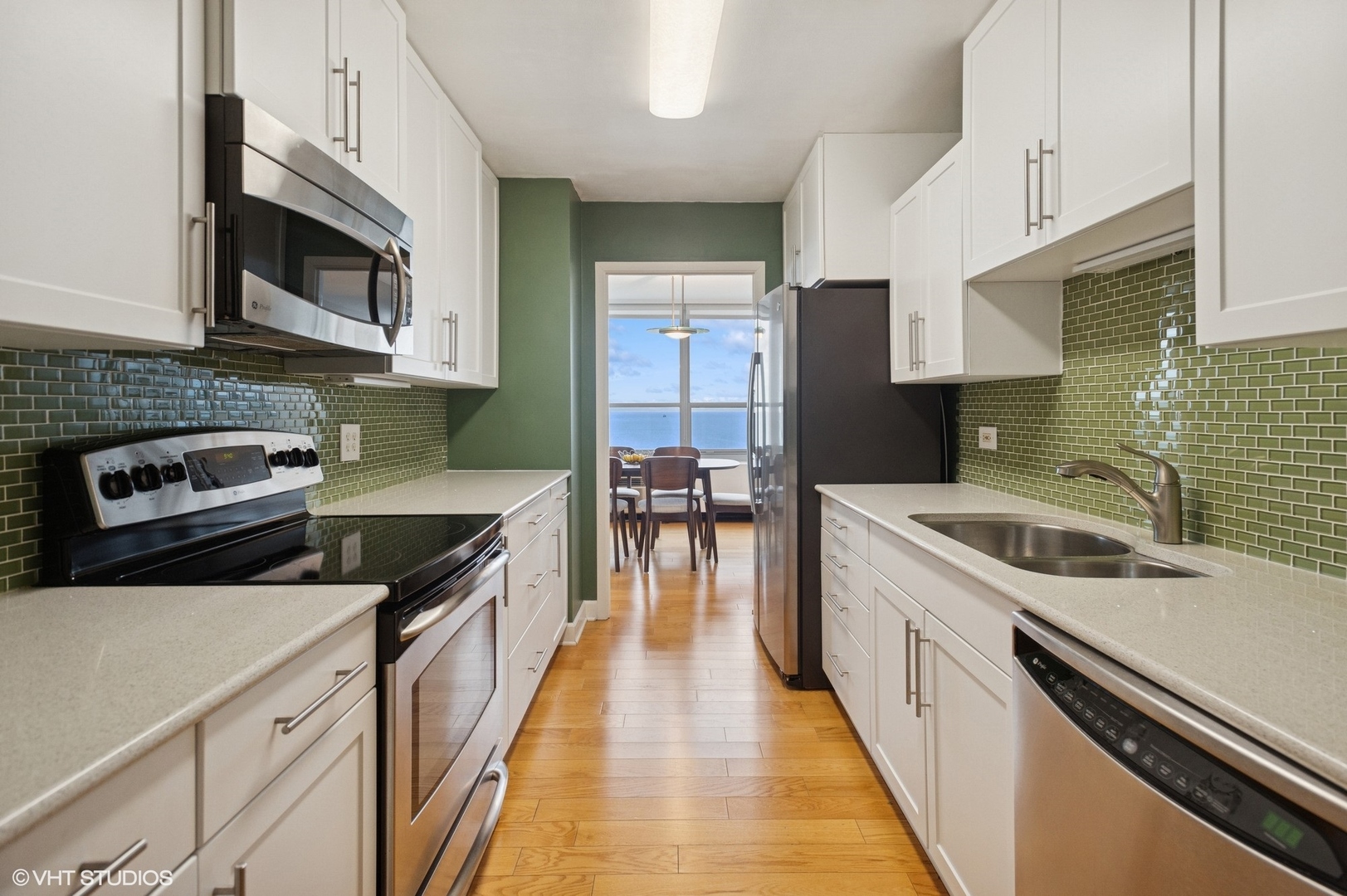 3550 N LAKE SHORE Drive Unit: 1901