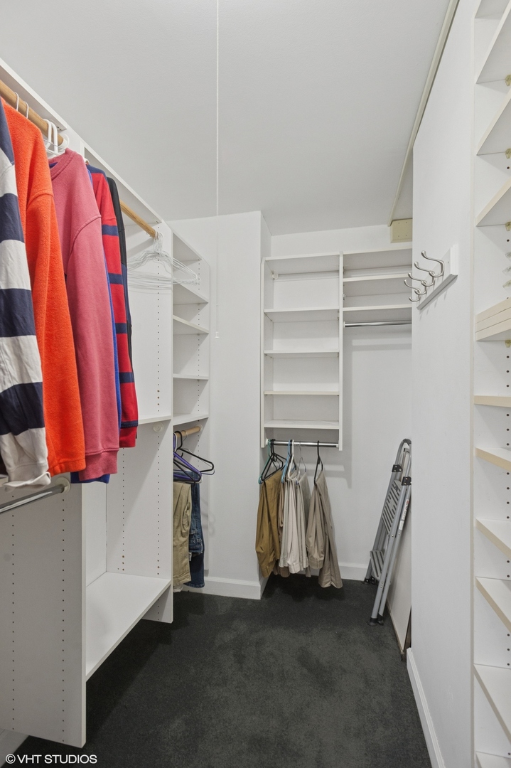 3550 N LAKE SHORE Drive Unit: 1901