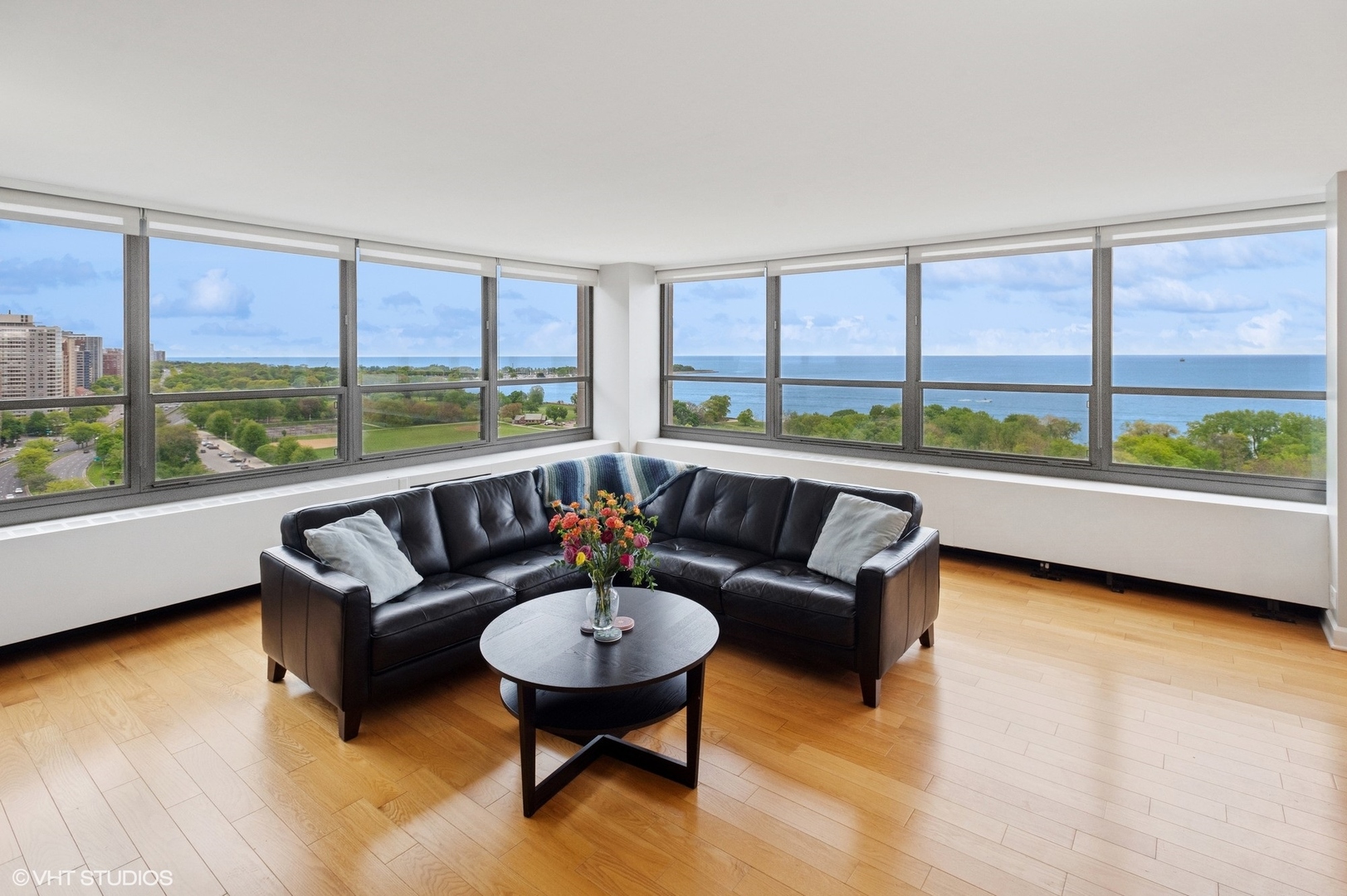 3550 N LAKE SHORE Drive Unit: 1901