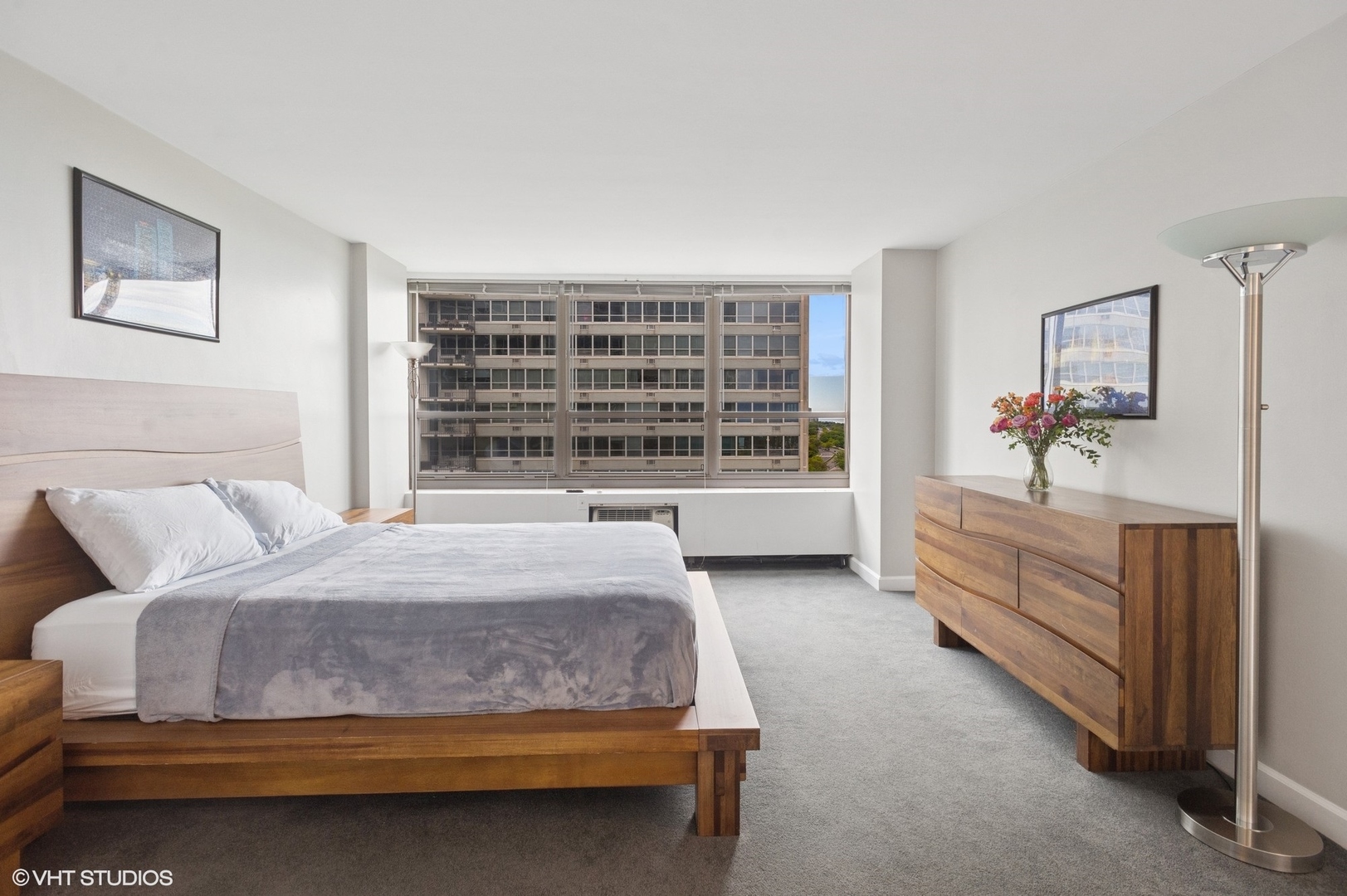 3550 N LAKE SHORE Drive Unit: 1901