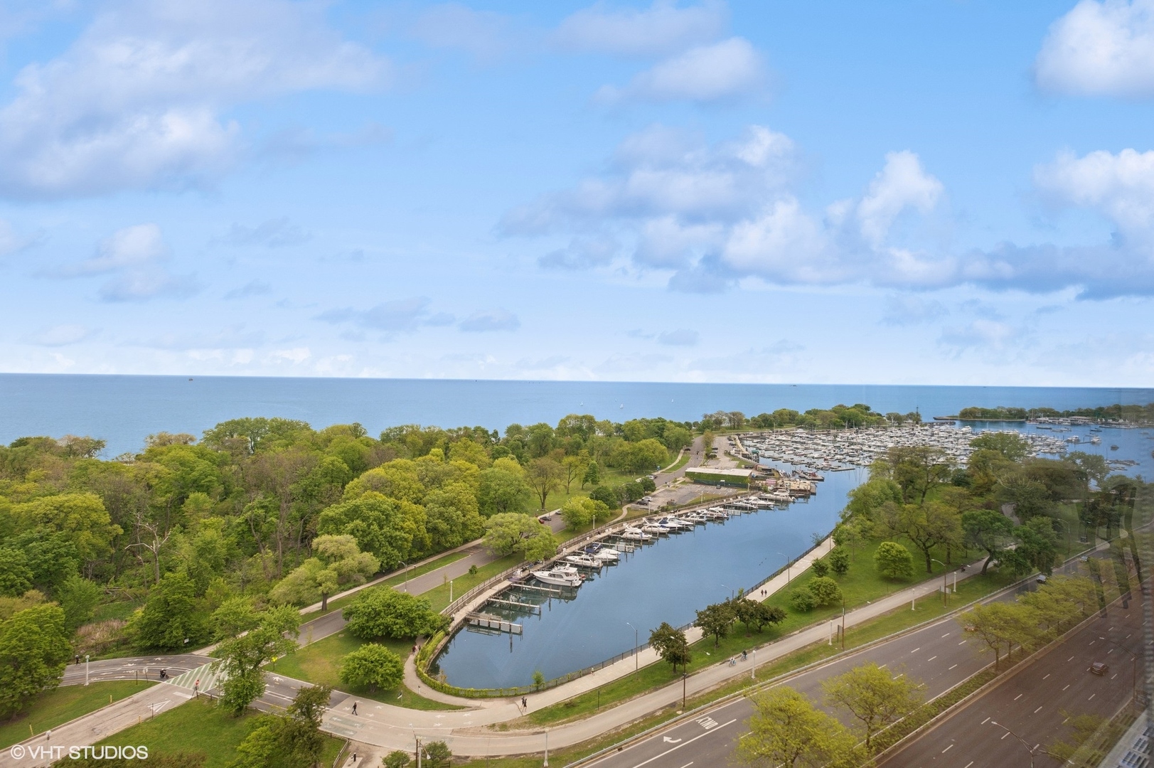 3550 N LAKE SHORE Drive Unit: 1901