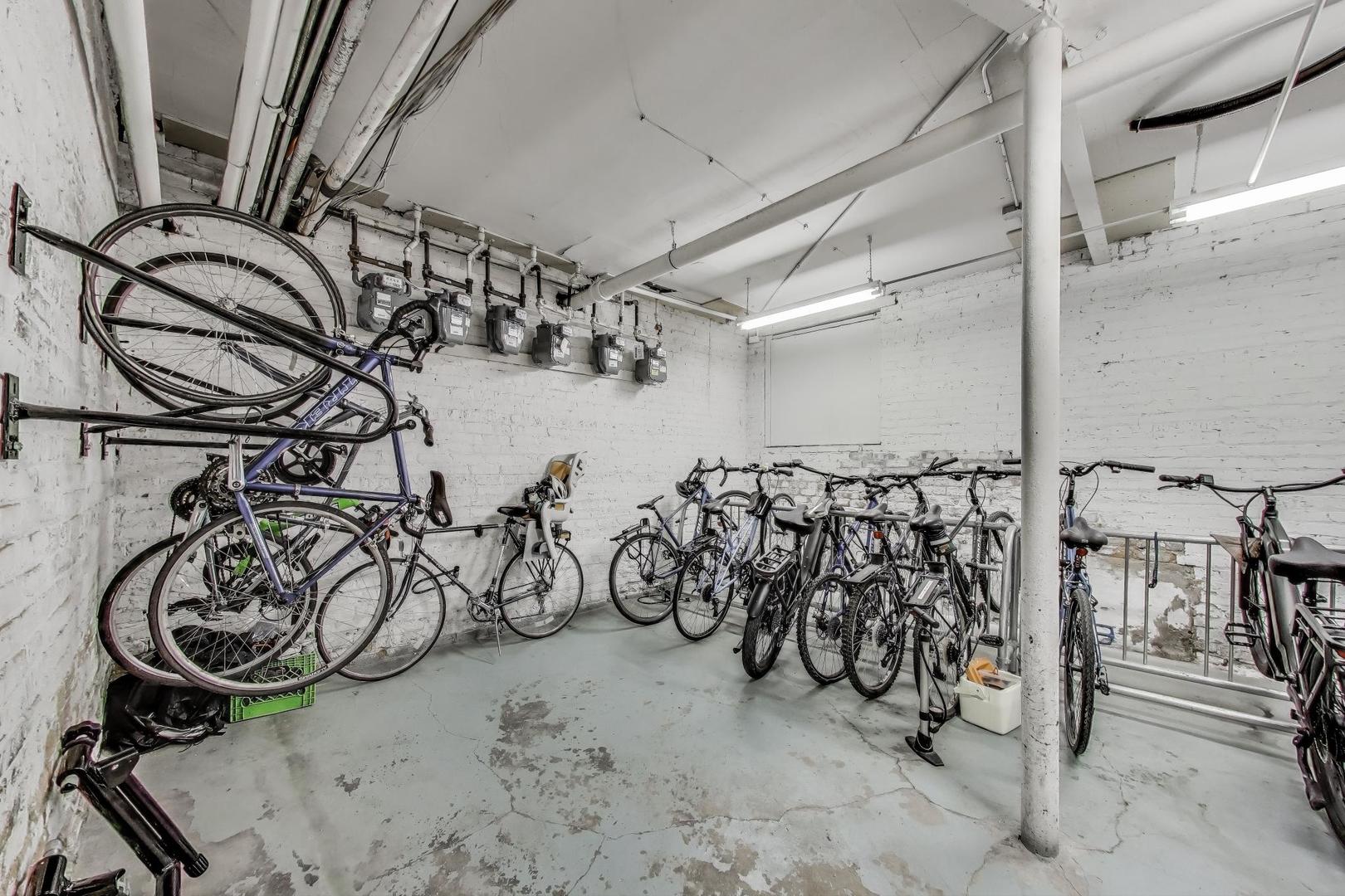 906 W Sunnyside Avenue Unit: 2A