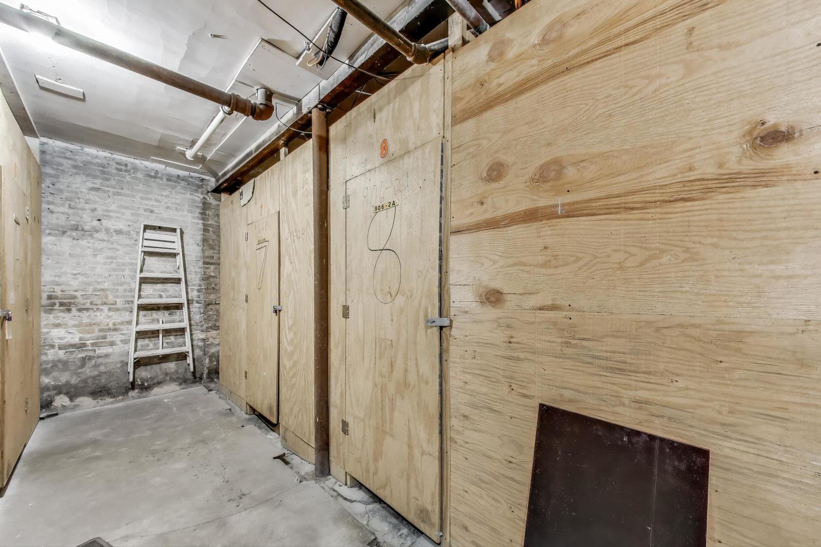 906 W Sunnyside Avenue Unit: 2A