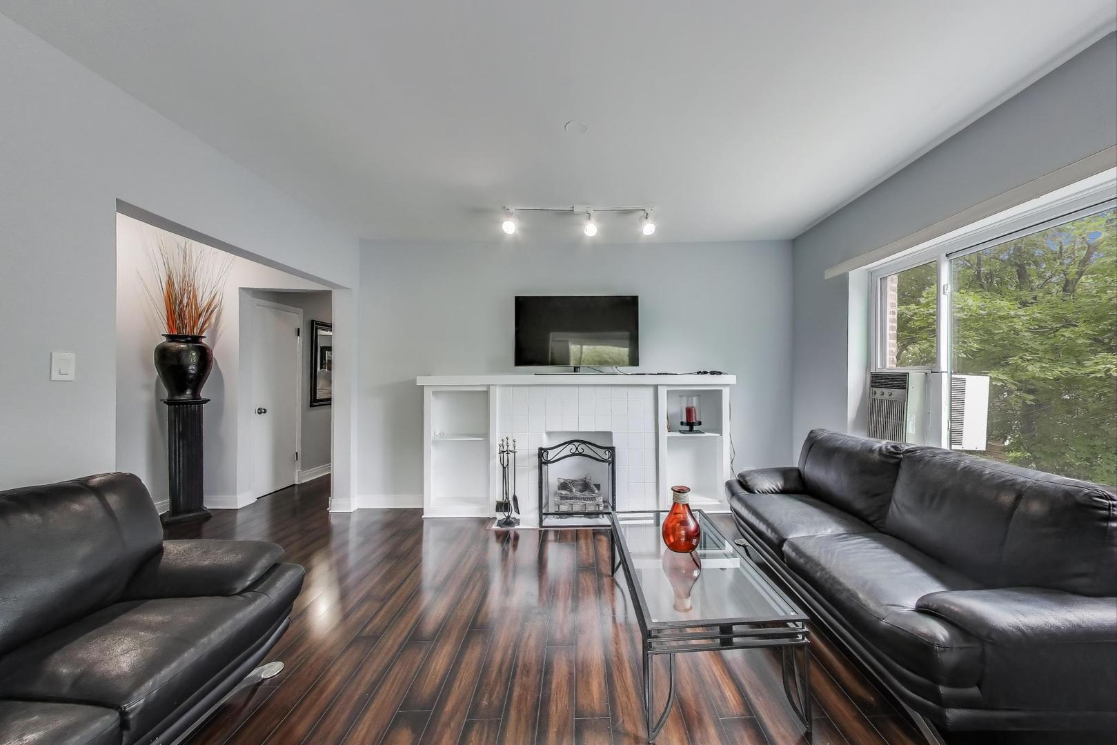 906 W Sunnyside Avenue Unit: 2A