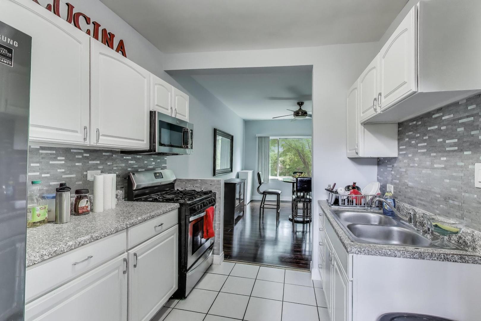 906 W Sunnyside Avenue Unit: 2A