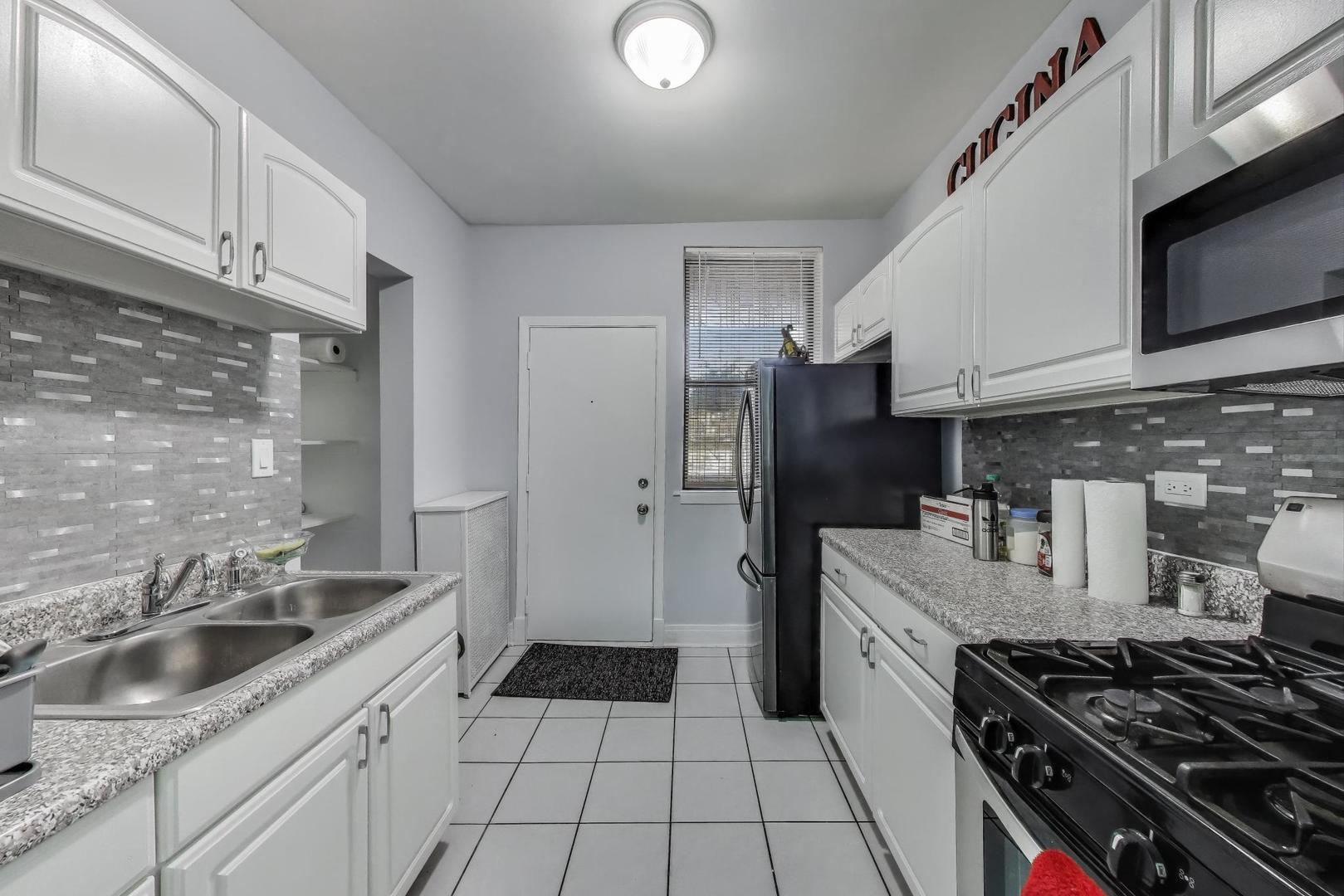 906 W Sunnyside Avenue Unit: 2A
