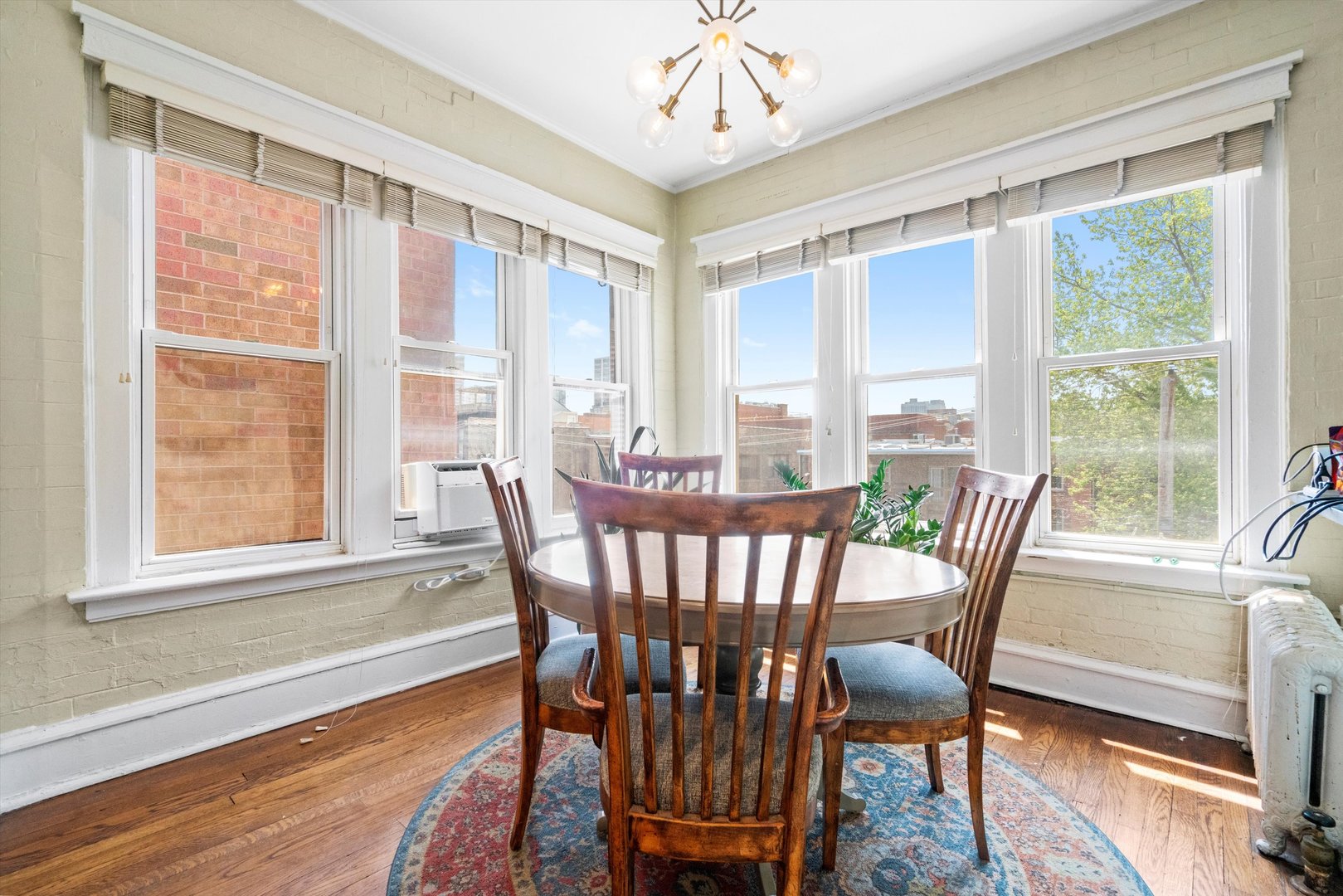 629 W BUCKINGHAM Place Unit: 3E
