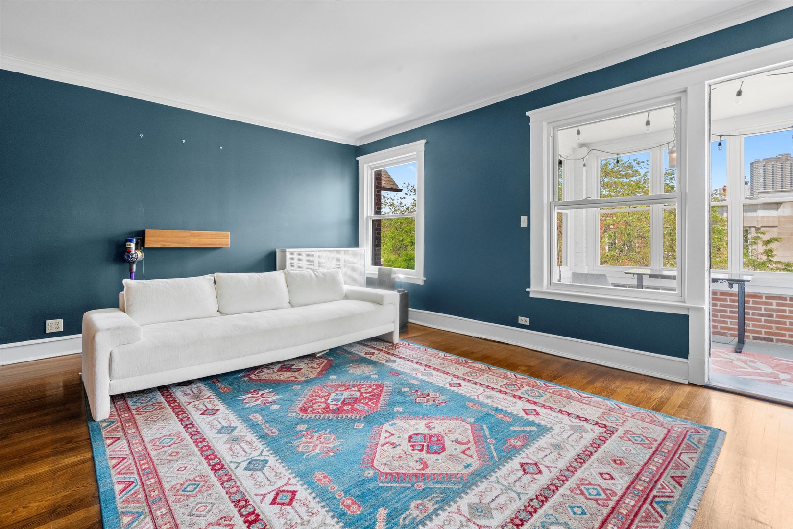 629 W BUCKINGHAM Place Unit: 3E