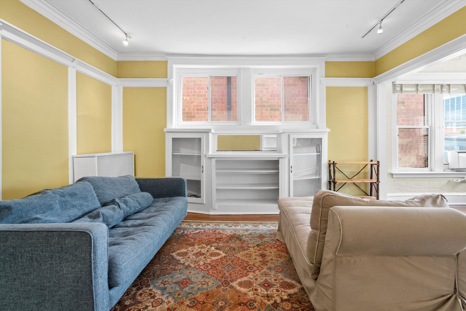 629 W BUCKINGHAM Place Unit: 3E