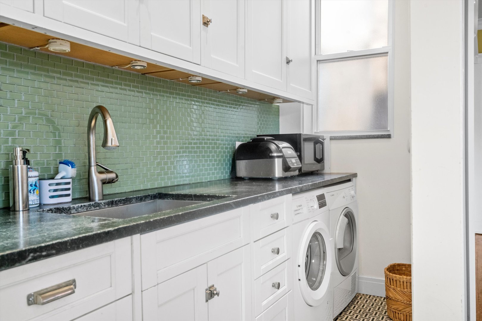 629 W BUCKINGHAM Place Unit: 3E